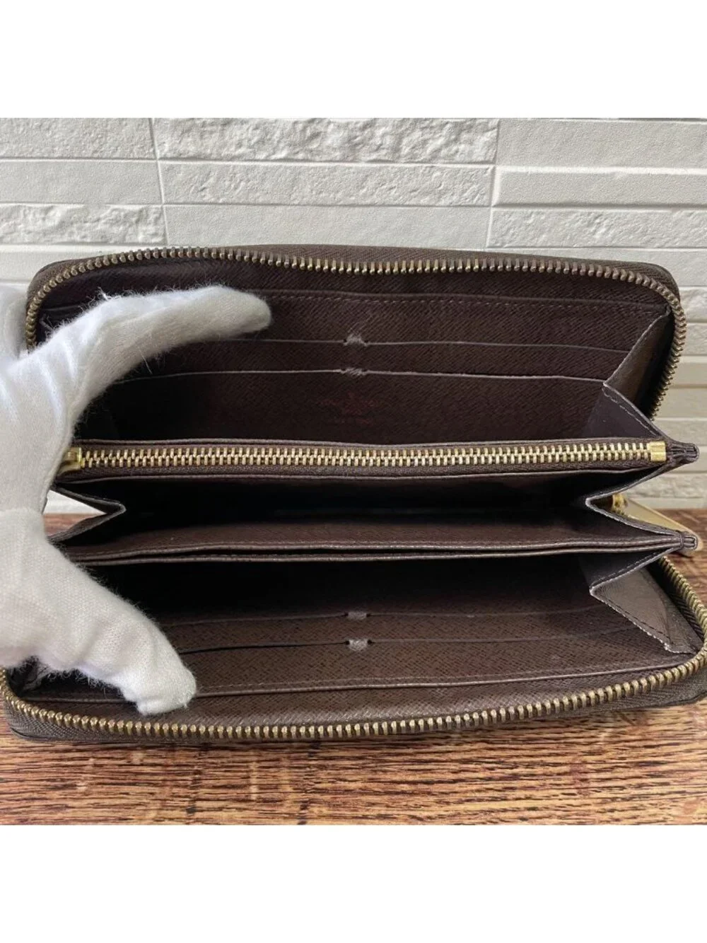 Louis Vuitton Damier Leather Zippy Wallet Brown
